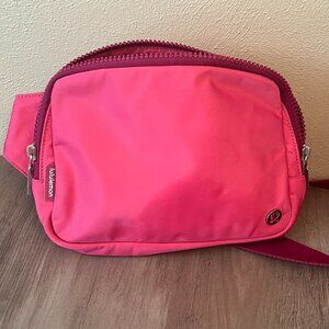 Lululemon Everywhere Belt Bag- 2L